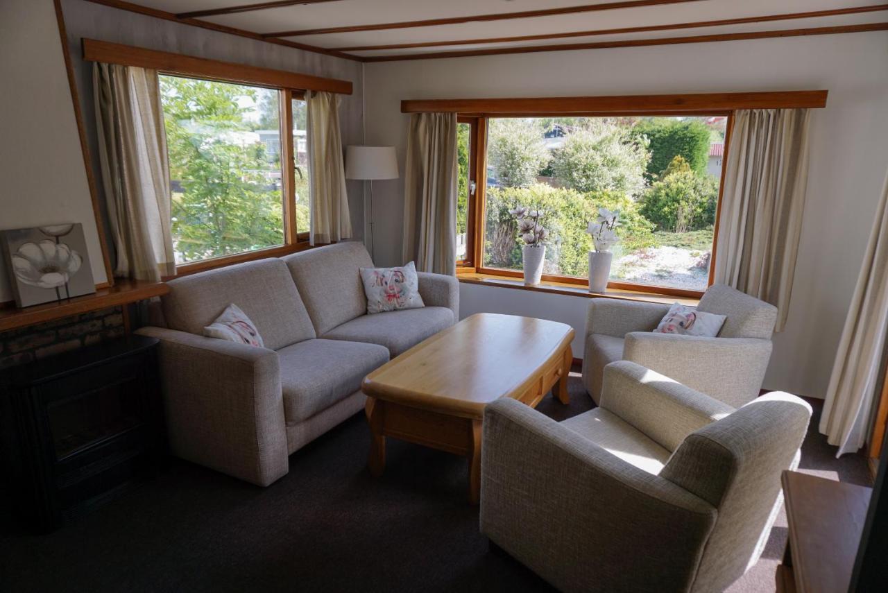Chalet at a holiday park in Opmeer near Amsterdam Buitenkant foto